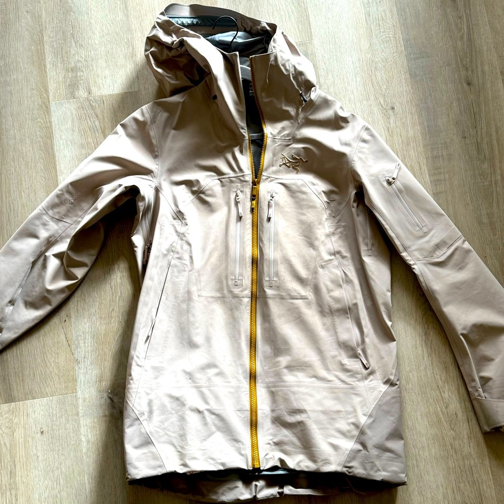 Arc’teryx Gore-Tex Rush Jacket - ski/snowboard size medium